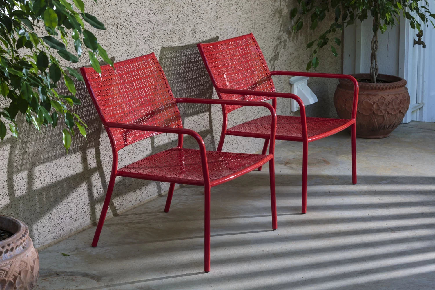 Alfresco Home Martini Low Profile Patio Chair in Cherry Pie (Set of 2)