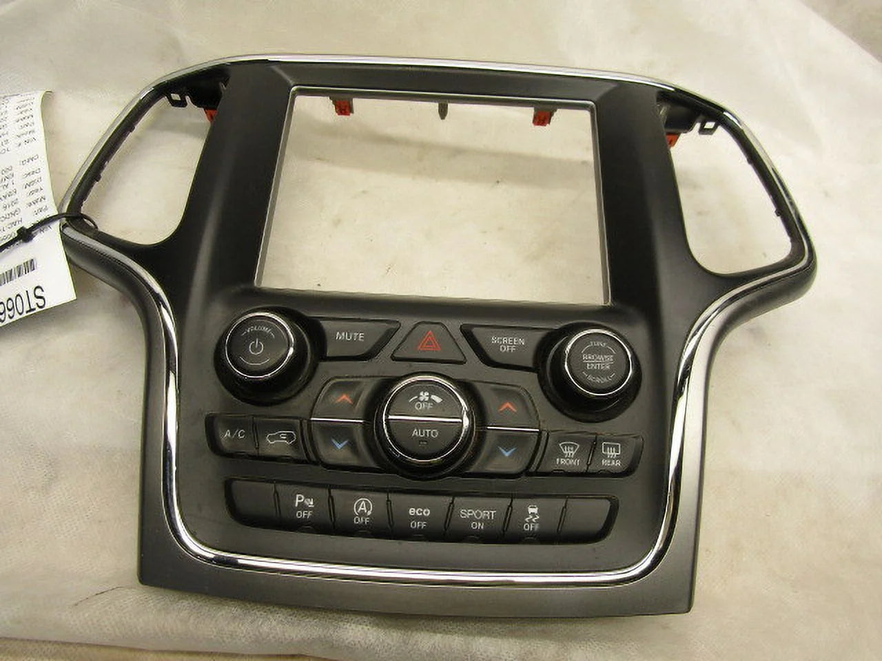 Pre-Owned 2018 Jeep Grand Cherokee Automatic Temperature Control w/ Bezel OEM LKQ (Good)
