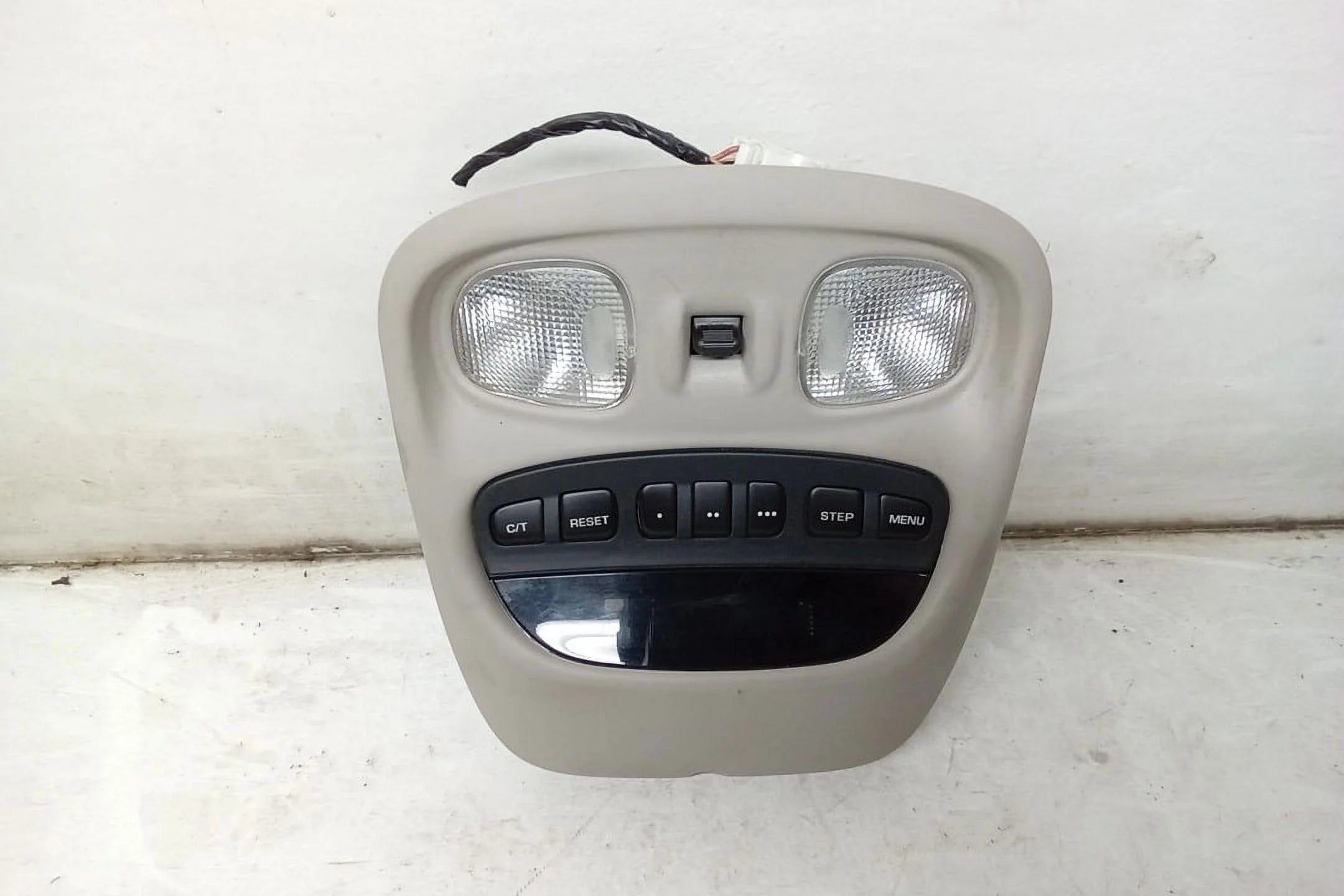 Pre-Owned 02 2002 Jeep Grand Cherokee Overhead Roof Console with Sunroof Controls OEM (Good)